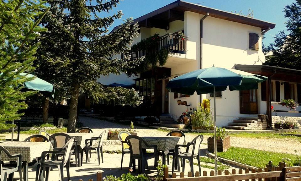 Campeggio Branchetto Hotel Bosco Chiesanuova Buitenkant foto