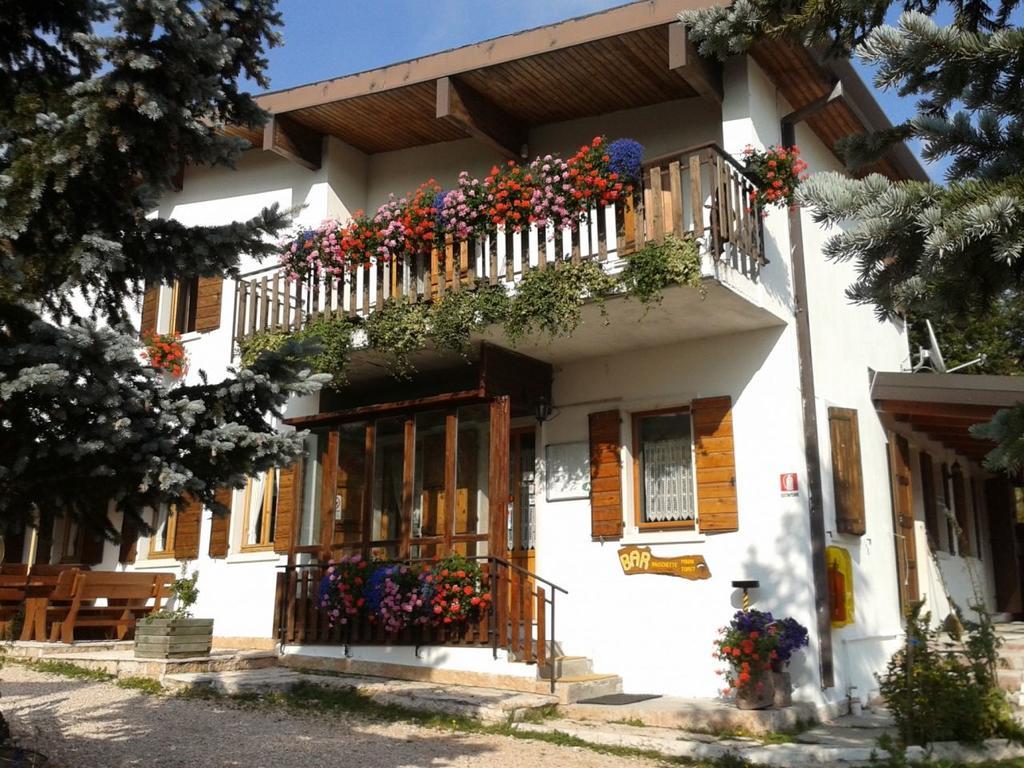 Campeggio Branchetto Hotel Bosco Chiesanuova Buitenkant foto